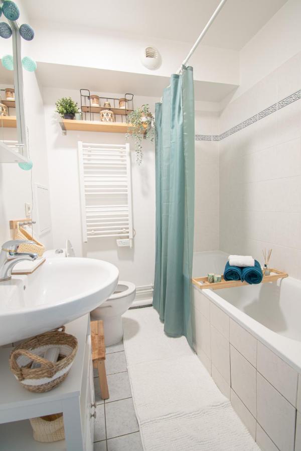 Studio Charmant Cergy Le Haut Au Pied De La Gare ! Parking Prive ! Apartment Bagian luar foto
